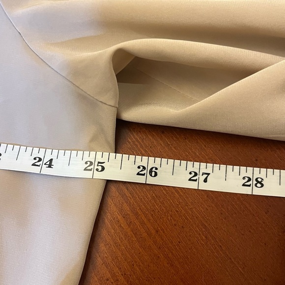 Vintage Women’s Silky Blouse Button Down Bow Tie Beige Size 16 - Picture 11 of 15